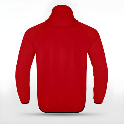 Rote Allwetterjacke