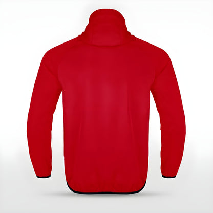 Rote Allwetterjacke