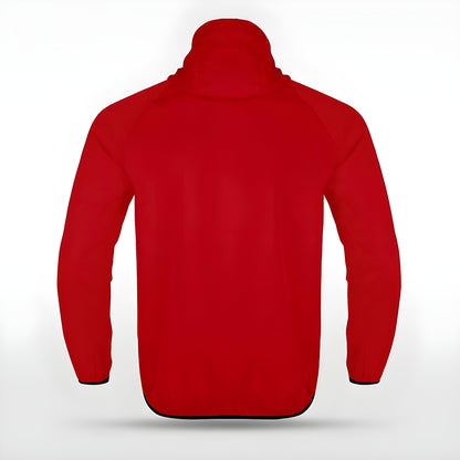 Rote Allwetterjacke